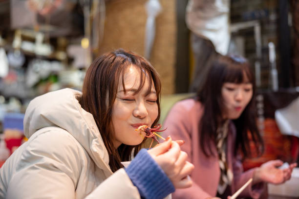 street food en Osaka y ambiente nocturno