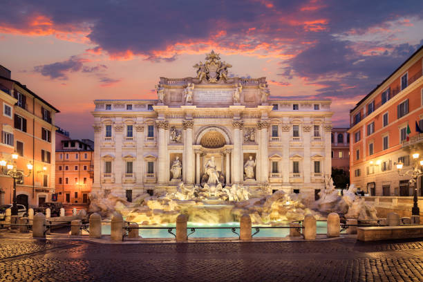 Fontana di Trevi de noche en Roma