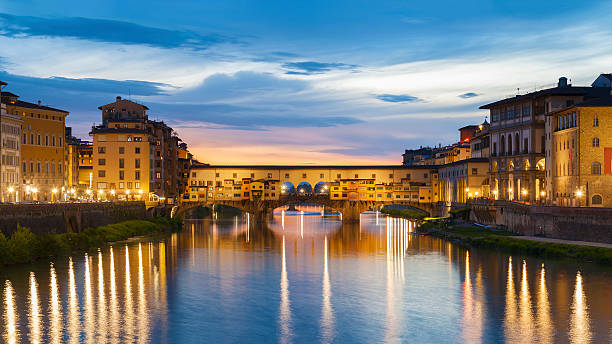 Ponte Vecchio Florencia atardecer