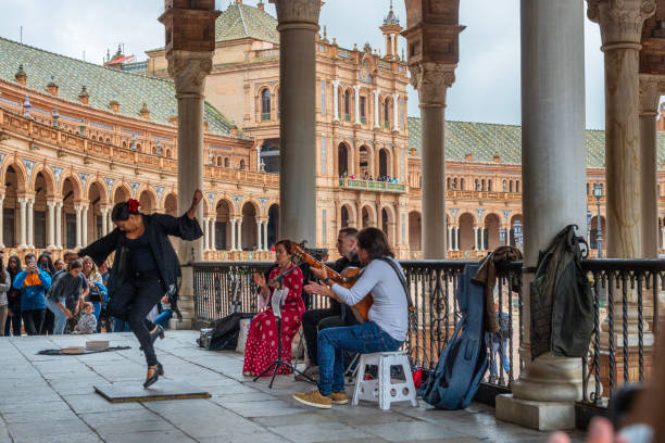 personas bailando flamenco en sevilla