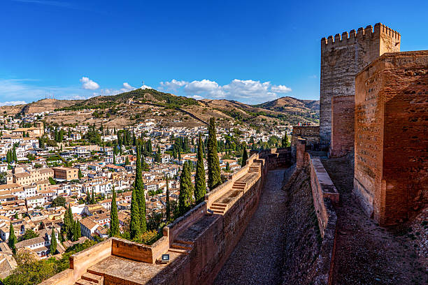 Vista del Albaicín con la Alhambra al fondo desde el mirador de San Nicolás