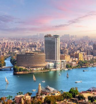 Skyline de El Cairo con el Nilo