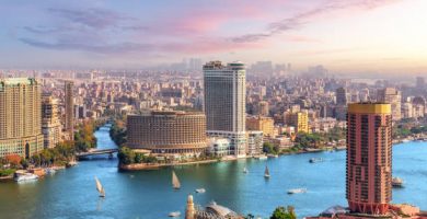 Skyline de El Cairo con el Nilo